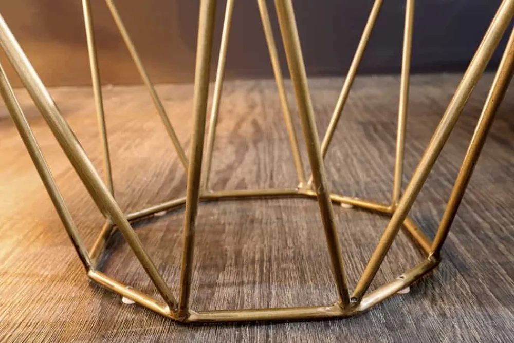 Riess-Ambiente Goldene Möbel|Mehr... > Abstrakter Beistelltisch DIAMOND 50cm natur Akazie Massivholz messing Metallgestell