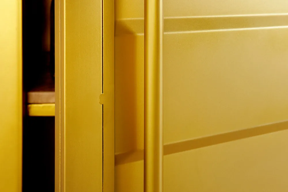 Riess-Ambiente Highboards|Industrial Loft > Design Aktenschrank GLOBETROTTER 180cm gold Eisen Container Upcycling Highboard