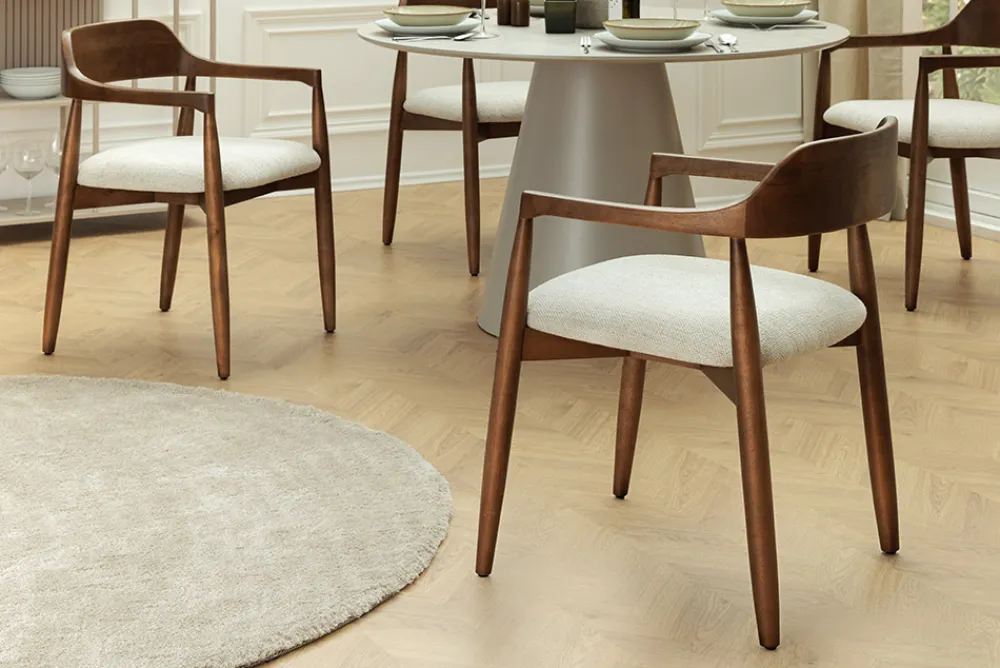 Riess-Ambiente Mehr...|Massivholzstühle > Design Armlehnen-Stuhl KENNEDY braun smoke creme aus recycelter Pinie mit Polstersitz