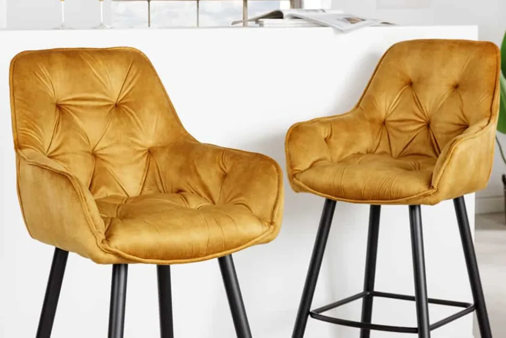 Riess-Ambiente Barhocker|Samt Möbel > Design Barhocker MILANO senfgelb Samt Barstuhl mit Lehne Metall schwarz