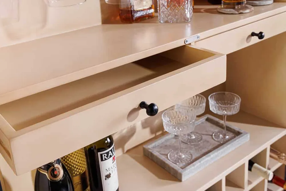 Riess-Ambiente Mehr...|Massivholzschränke > Design Barschrank ART DECO 140cm weiß gekälkt Mangoholz 3D-Front