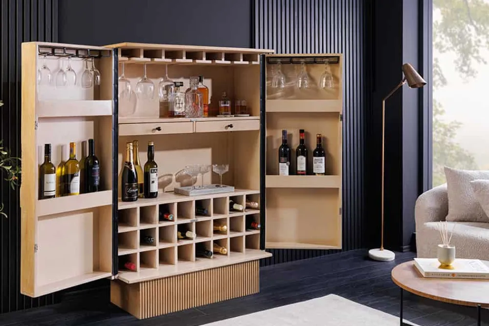 Riess-Ambiente Mehr...|Massivholzschränke > Design Barschrank ART DECO 140cm weiß gekälkt Mangoholz 3D-Front