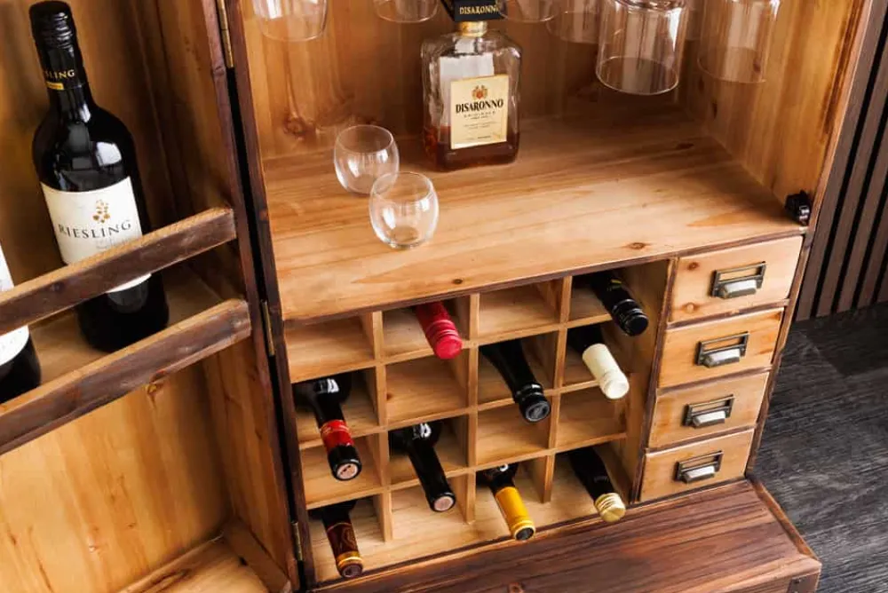 Riess-Ambiente Mehr...|Massivholzschränke > Design Barschrank BODEGA 90cm natur Pinienholz Weinregal Glashalter Schubladen
