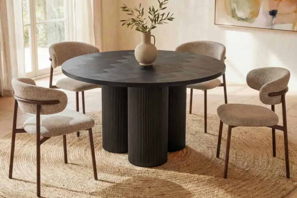 Riess-Ambiente Esstische|Retro Möbel > Design Esstisch BABYLON 120cm schwarz Fischgrät Eiche rund mit drei Säulenfüßen