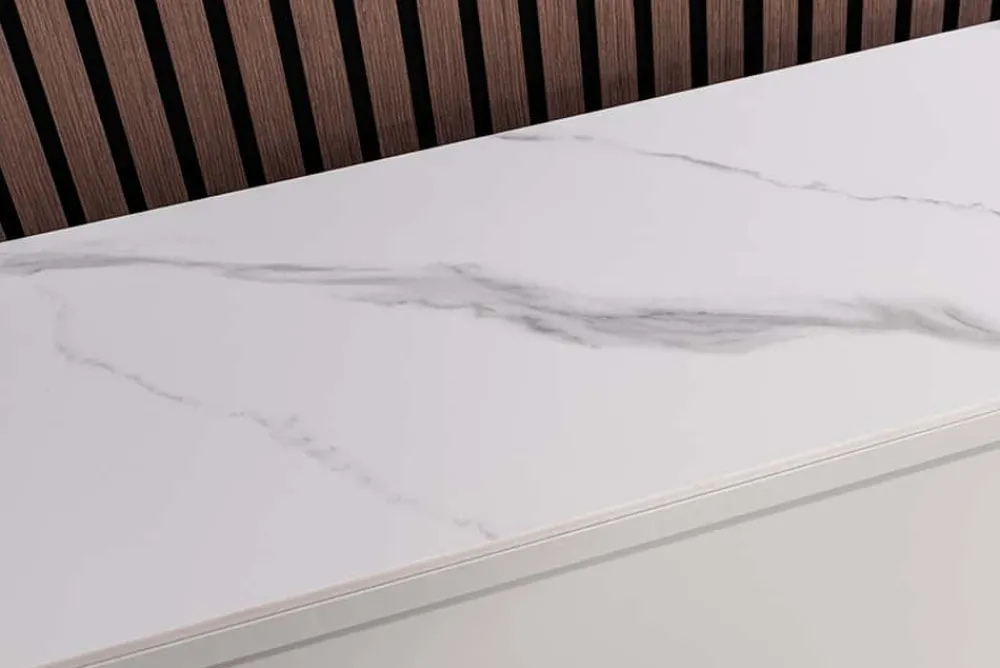 Riess-Ambiente Highboards > Design Highboard SAVOY 130cm kaschmir weiß Marmor Keramik mit Stauraum und 3D-Front