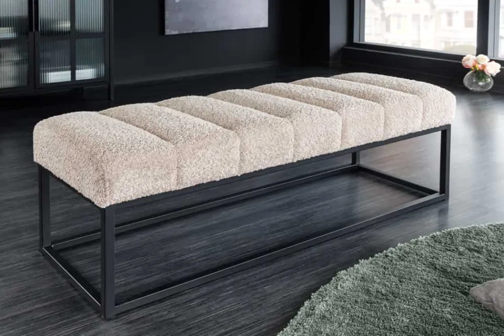 Riess-Ambiente Sitzbänke > Design Sitzbank PETIT BEAUTÉ 110cm champagner greige Bouclé schwarzes Metallgestell