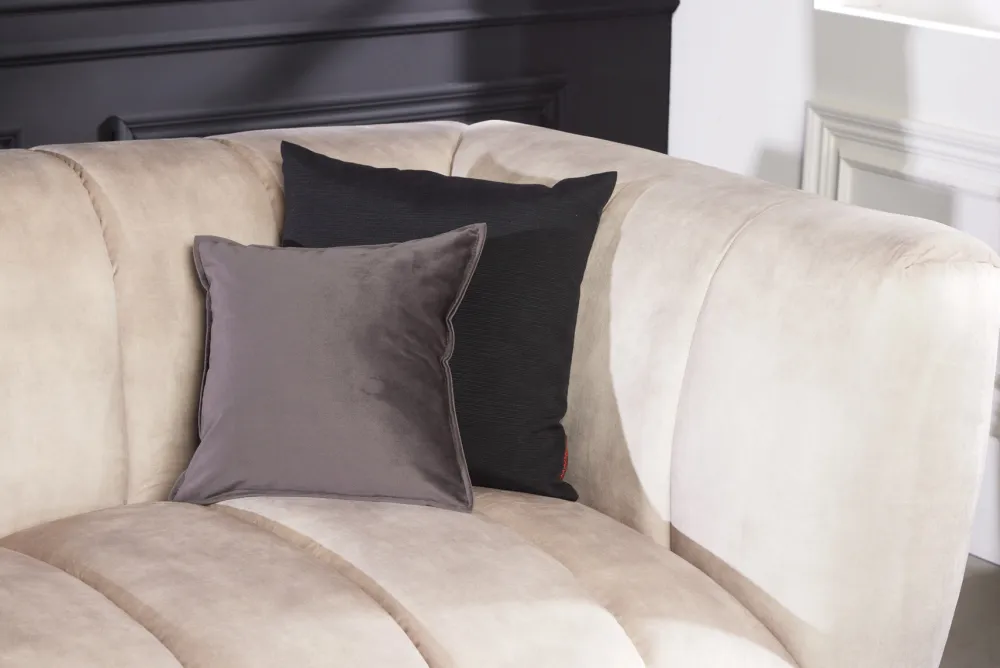 Riess-Ambiente Samt Möbel|Retro Möbel > Design 3-Sitzer Sofa NOBLESSE 225cm champagner beige Samt 3-Sitzer Federkern schwarze Metallfüße
