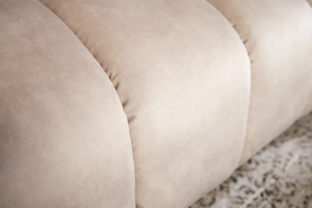 Riess-Ambiente Samt Möbel|Retro Möbel > Design 3-Sitzer Sofa NOBLESSE 225cm champagner beige Samt 3-Sitzer Federkern schwarze Metallfüße
