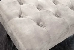 Riess-Ambiente Sitzhocker|Samt Möbel > Design Sitzhocker CHESTERFIELD 80cm champagner beige Samt Knopfheftung Nietenbesatz