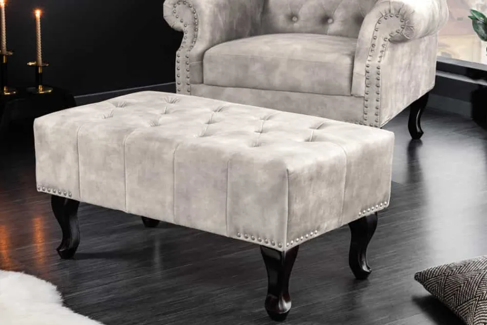 Riess-Ambiente Sitzhocker|Samt Möbel > Design Sitzhocker CHESTERFIELD 80cm champagner beige Samt Knopfheftung Nietenbesatz