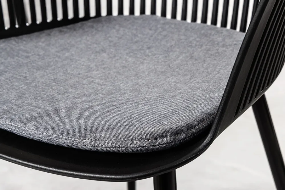 Riess-Ambiente Skandinavisch|Retro Möbel > Design Stuhl AIRE schwarz Kunststoff Stahlgestell Indoor Outdoor inkl. Kissen