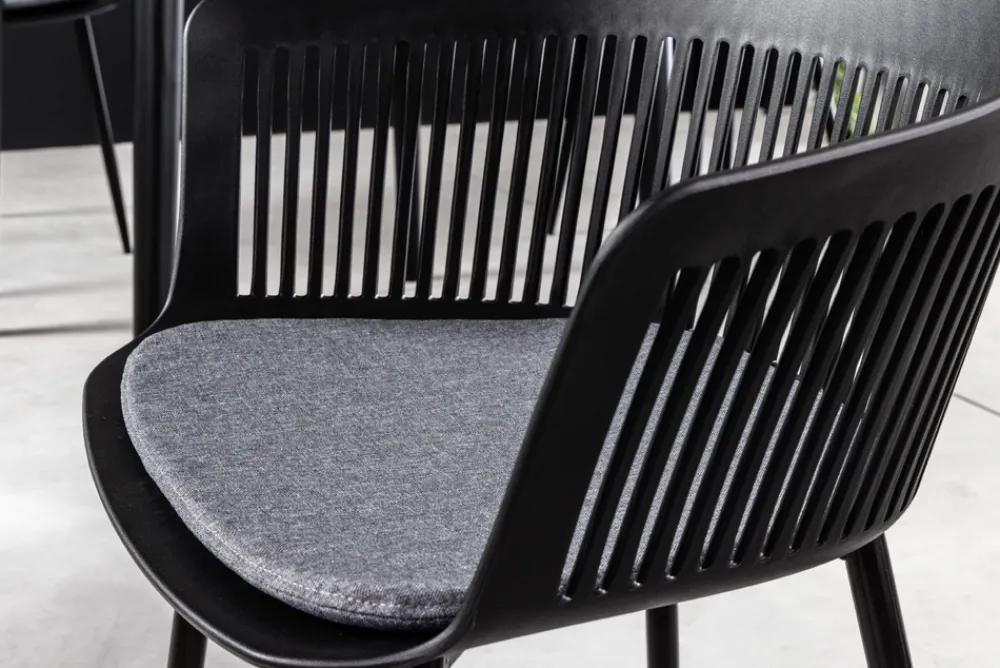 Riess-Ambiente Skandinavisch|Retro Möbel > Design Stuhl AIRE schwarz Kunststoff Stahlgestell Indoor Outdoor inkl. Kissen