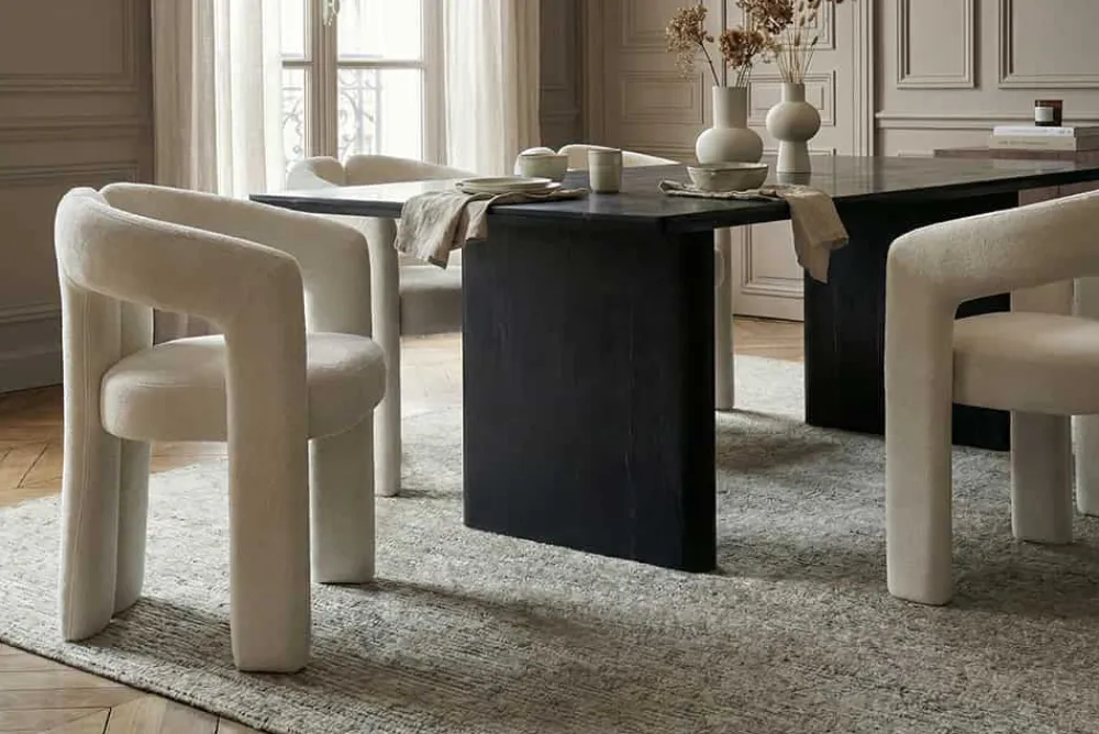 Riess-Ambiente Stühle > Design Stuhl ARCH creme weiß Chenille mit Armlehne Rundum-Bezug