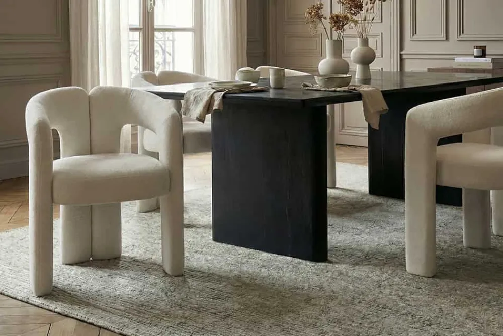 Riess-Ambiente Stühle > Design Stuhl ARCH creme weiß Chenille mit Armlehne Rundum-Bezug