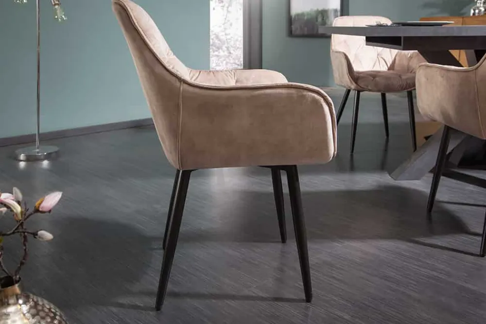 Riess-Ambiente Stühle|Samt Möbel > Design Stuhl MILANO champagner beige Samt mit Armlehne gepolstert schwarze Metallbeine