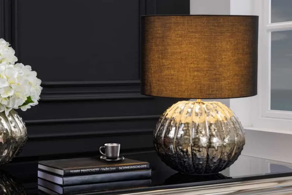 Riess-Ambiente Tischlampen > Design Tischlampe ABSTRACT 50cm silber schwarz Metall Stoffschirm handmade