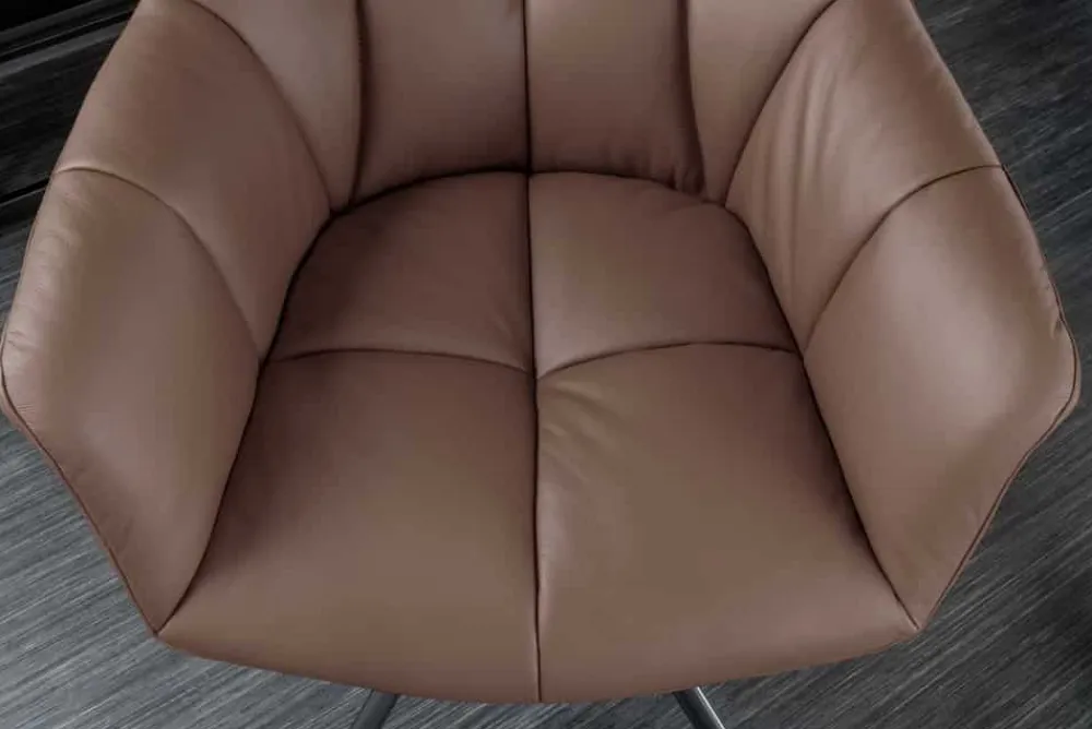 Riess-Ambiente Stühle > Drehbarer Stuhl PAPILLON brandy braun Echtleder mit Armlehne schwarzes Gestell