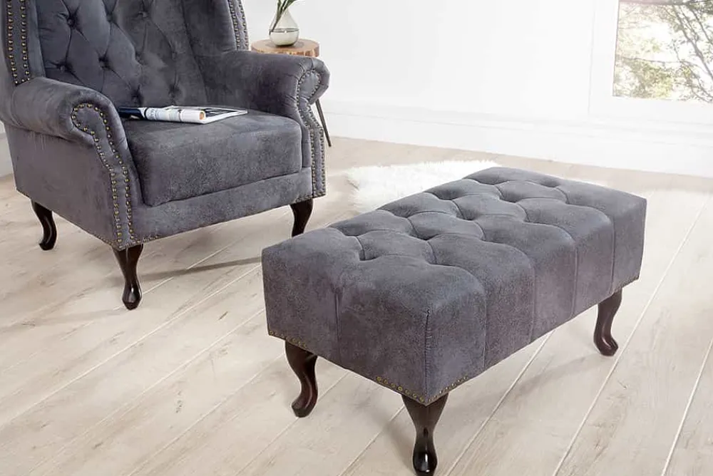 Riess-Ambiente Polsterhocker|Sitzhocker > Edler Chesterfield Fußhocker antik grau Microfaser mit Knopfheftung und Nietenbesatz