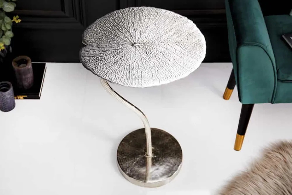 Riess-Ambiente Beistelltische > Handgearbeiteter Beistelltisch ABSTRACT LEAF 40cm silber