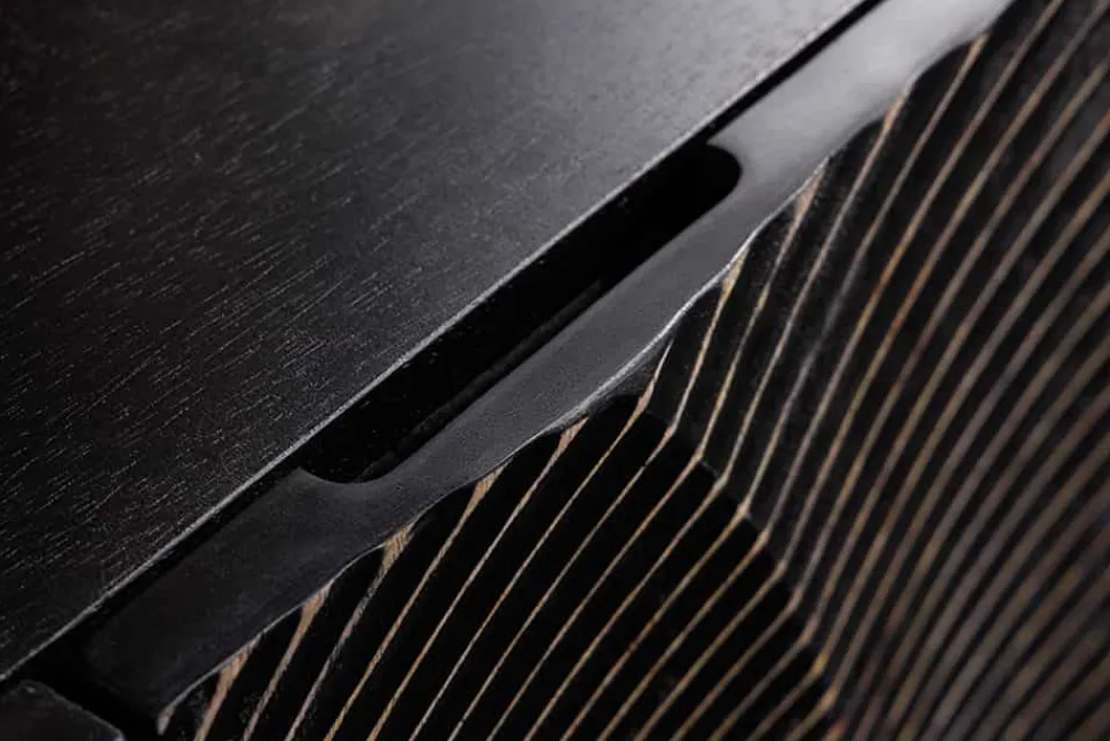 Riess-Ambiente Mehr...|Massivholzschränke > Handgearbeitetes Sideboard GOLDEN SUNSET 140cm schwarz mit 3D Schnitzereien gold Mangoholz Metallbeine
