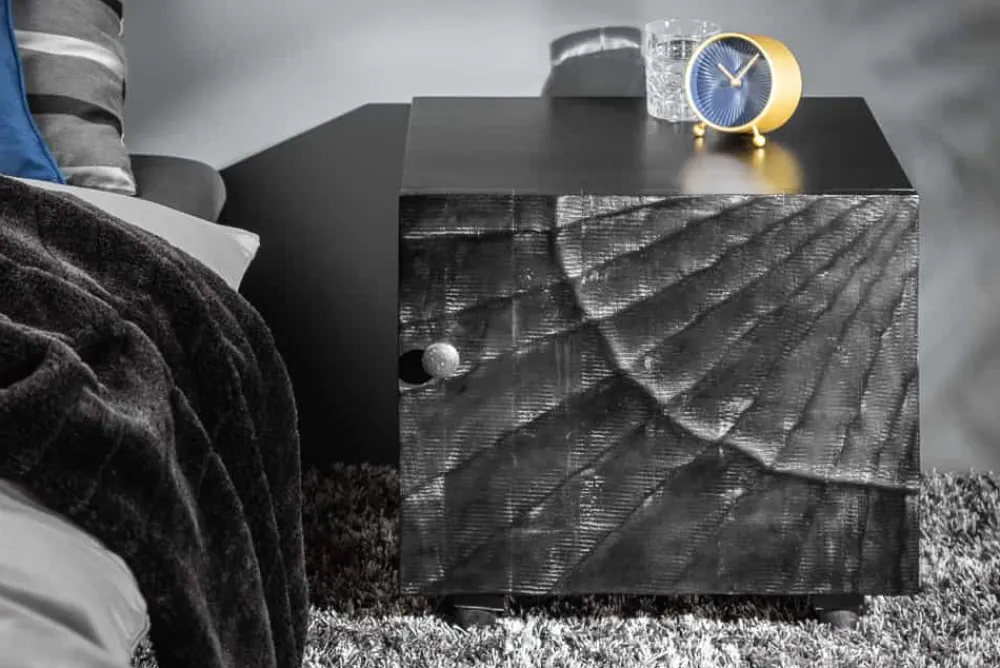 Riess-Ambiente Mehr...|Massivholztische > Massiver Nachttisch SCORPION 50cm schwarz Mangoholz Beistelltisch mit 3D Schnitzereien