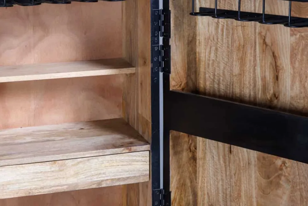 Riess-Ambiente Mehr...|Massivholzschränke > Massiver XXL Barschrank MANDALA 140cm Mangoholz schwarz gold Metallgestell Schnitzerei