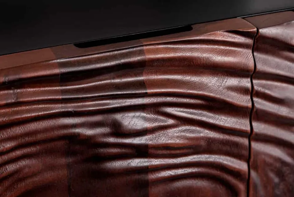 Riess-Ambiente Retro Möbel|Sideboards & Kommoden > Massives Sideboard FLUID 175cm walnuss-braun Akazienholz 3D-Design schwarzer Sockelfuß