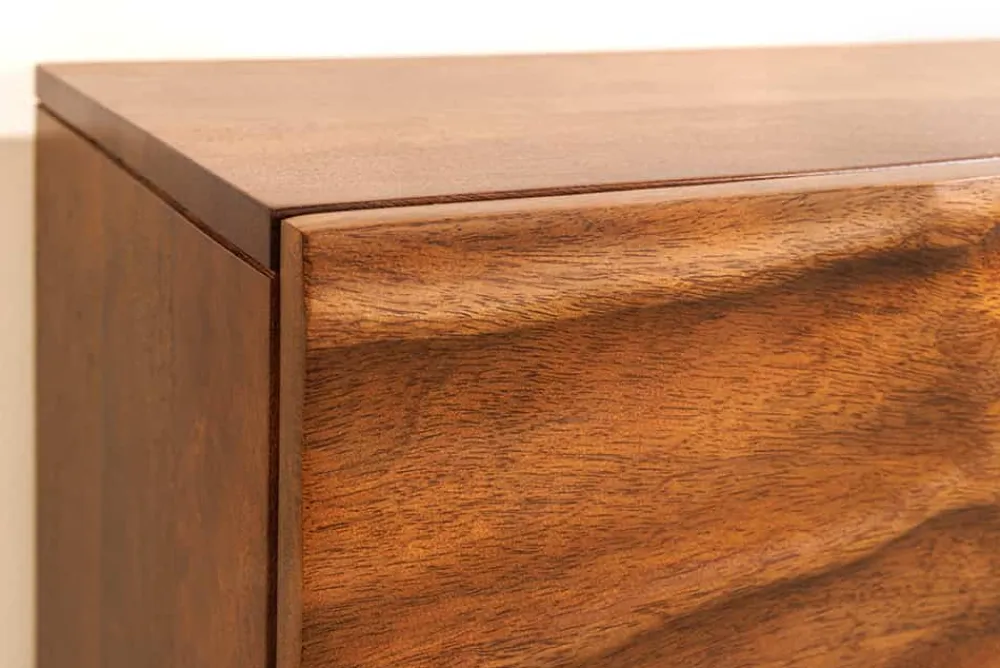 Riess-Ambiente Mehr...|Sideboards & Kommoden > Massives Sideboard SCORPION 180cm braun hängend Mangoholz mit 3D Schnitzereien