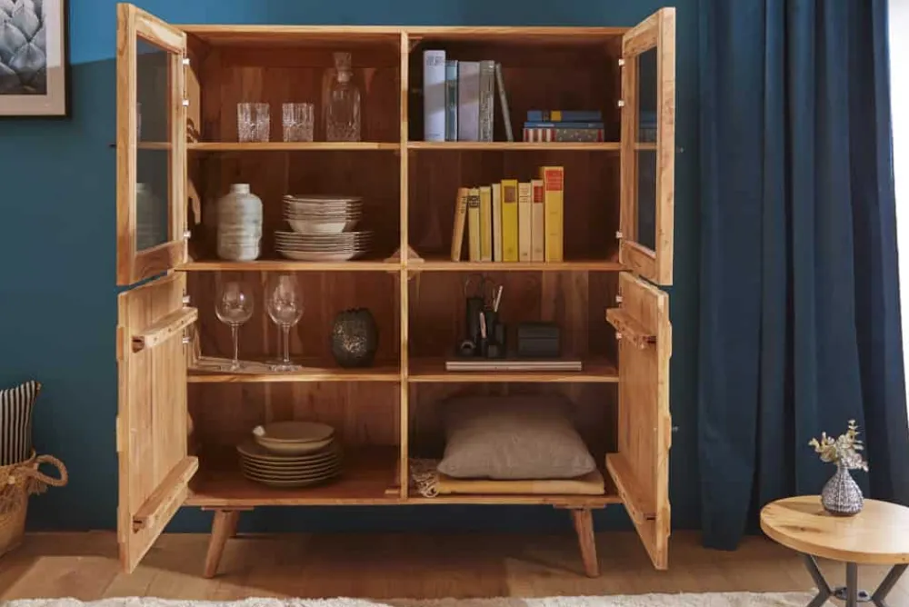 Riess-Ambiente Highboards|Vitrinen > Massivholz Highboard MYSTIC LIVING 140cm Akazie natur Vitrine 3D-Oberfläche