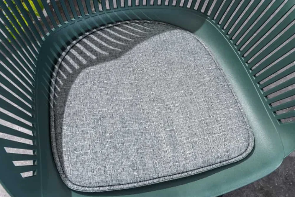 Riess-Ambiente Skandinavisch|Retro Möbel > Moderner Stuhl SIGNUM salbei schwarz Kunststoff Gartenstuhl Indoor Outdoor mit Armlehnen