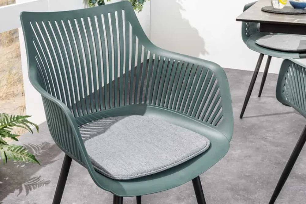 Riess-Ambiente Skandinavisch|Retro Möbel > Moderner Stuhl SIGNUM salbei schwarz Kunststoff Gartenstuhl Indoor Outdoor mit Armlehnen