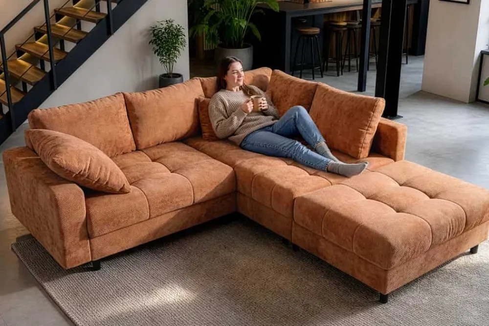 Riess-Ambiente Skandinavisch|Xxl Sofa > Modernes Ecksofa KENT 220cm rostbraun Chenille inkl. Hocker Federkern Wohnlandschaft