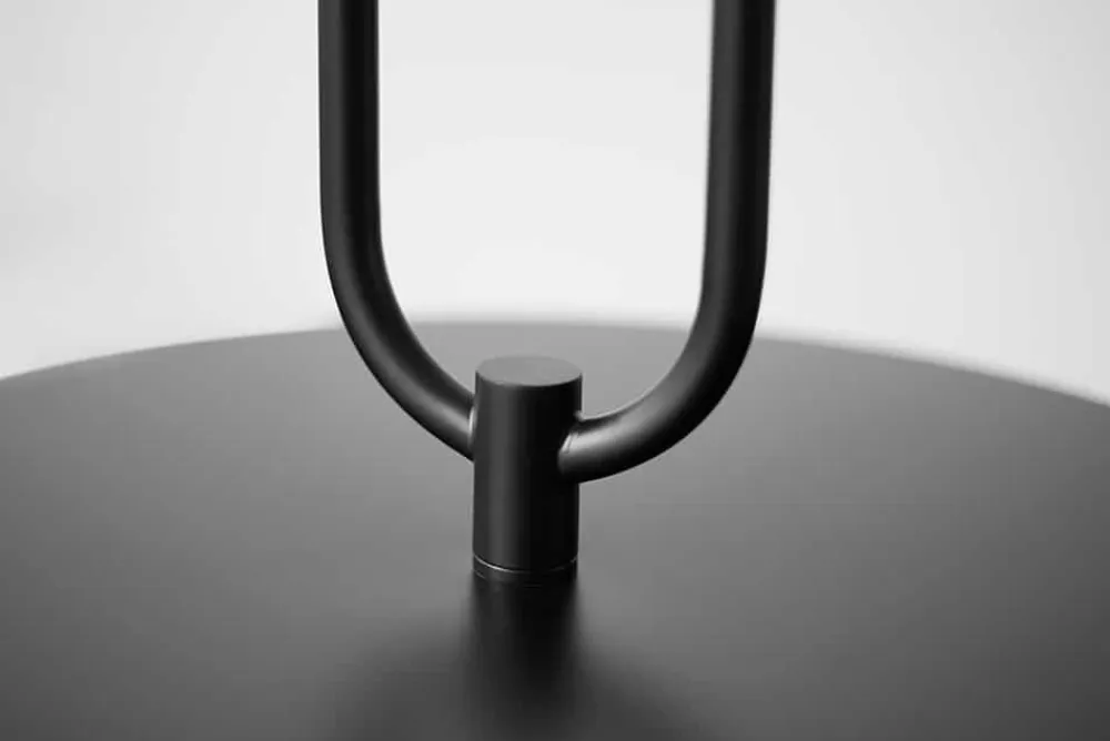 Riess-Ambiente Industrial Loft|Stehleuchten > Moderne Stehlampe Beistelltisch SERVANT 175cm schwarz Metall rund