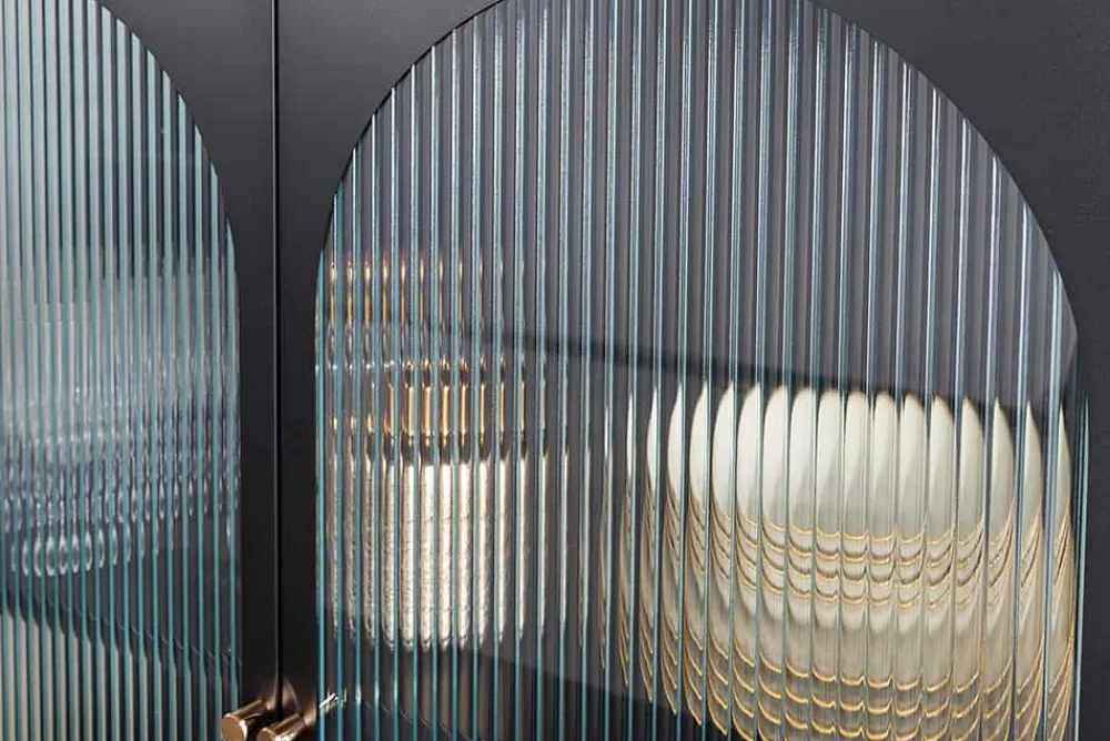 Riess-Ambiente Vitrinen|Sideboards & Kommoden > Moderne Vitrine PARIS 110cm schwarz gold Riffelglas Metall Sideboard Schrank