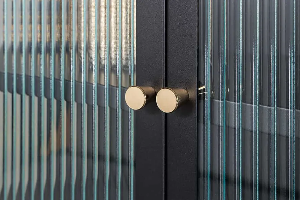Riess-Ambiente Vitrinen > Moderne Vitrine PARIS 180cm schwarz gold Riffelglas Metall Highboard Schrank