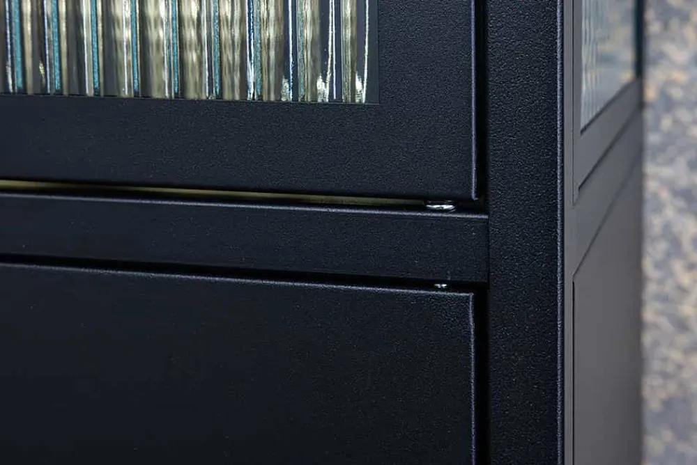 Riess-Ambiente Vitrinen > Moderne Vitrine PARIS 180cm schwarz gold Riffelglas Metall Highboard Schrank