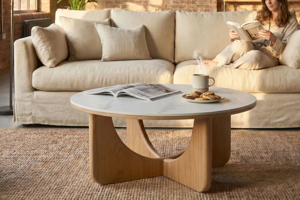 Riess-Ambiente Skandinavisch|Couchtische & Truhen > Runder Couchtisch ENSO 80cm weiß Marmor Keramik Eichenholz