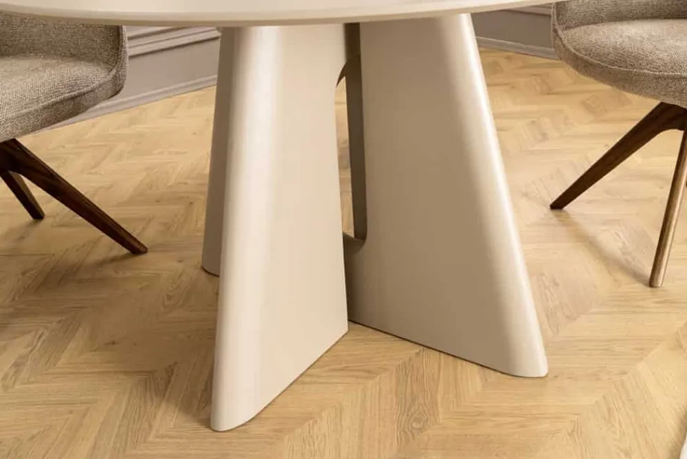 Riess-Ambiente Skandinavisch|Esstische > Runder Esstisch ORGANIKO 120cm cement greige mit skulpturalem Säulengestell