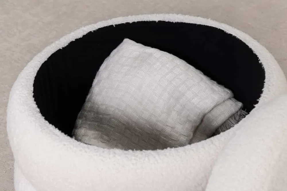 Riess-Ambiente Skandinavisch|Sitzhocker > Runder Polsterhocker VOGUE 40cm weiß Bouclé mit Stauraum
