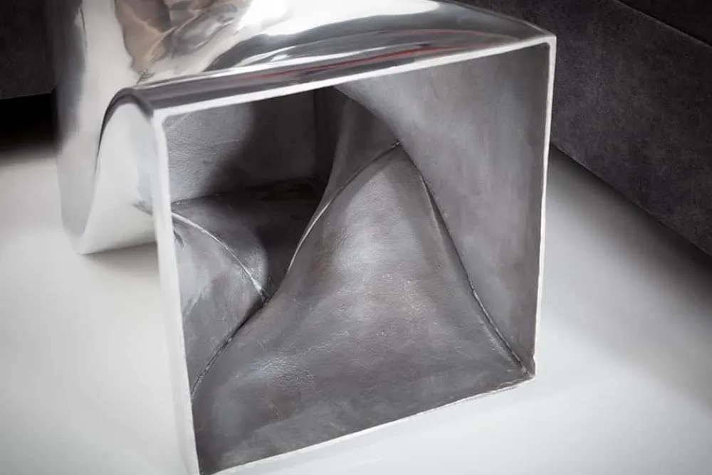 Riess-Ambiente Beistelltische > Skulpturaler Beistelltisch TWIST 45cm silber Aluminium poliert Sitzhocker Modern Design