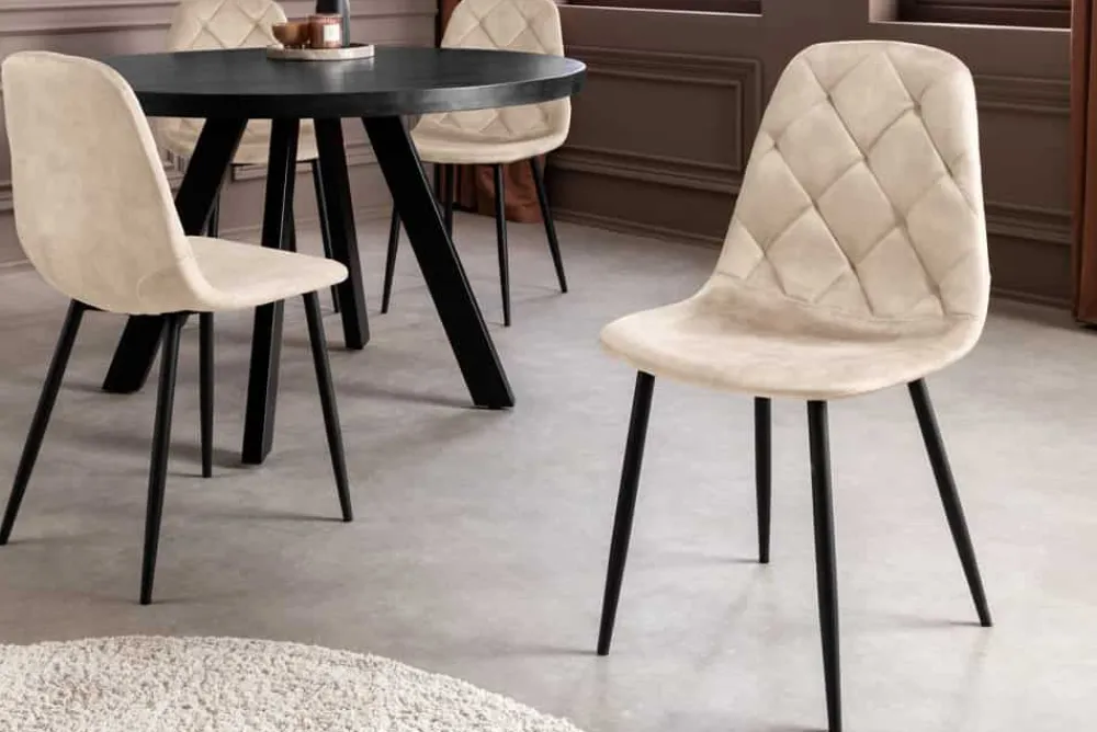 Riess-Ambiente Stühle > Stilvoller Stuhl GLAMM champagner beige Samt mit Rauten-Steppung schwarz Metall