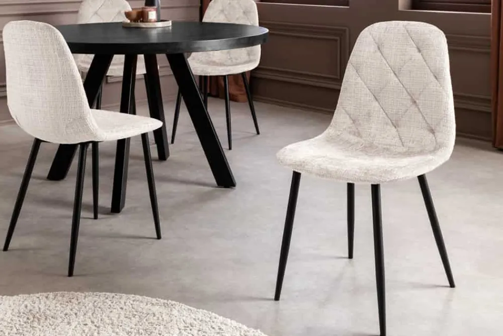 Riess-Ambiente Stühle > Stilvoller Stuhl GLAMM champagner beige Chenille Cremona mit Rauten-Steppung schwarz Metall